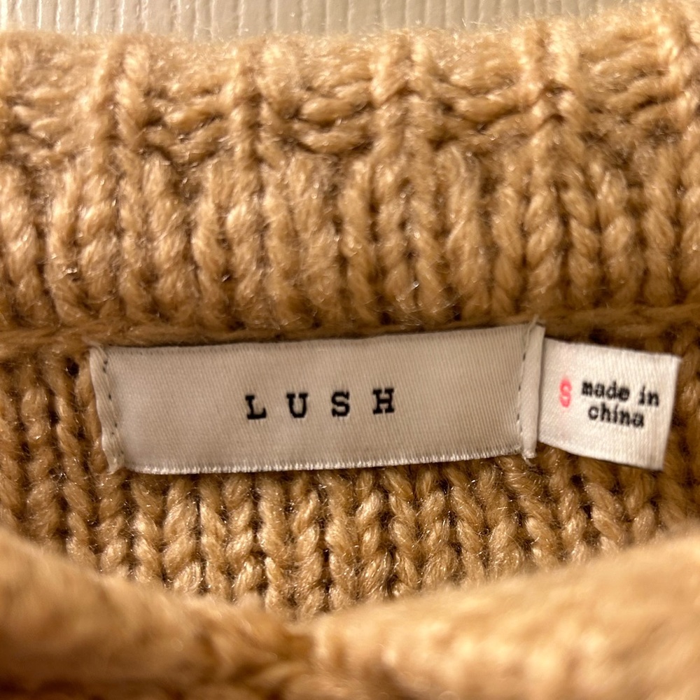 NWOT Lush Vintage Peach/tan acrylic cropped collared sweater - Picture 2 of 5